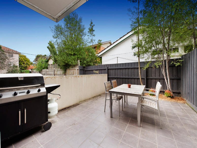 2/6 Lansdowne Road, St Kilda East image 3