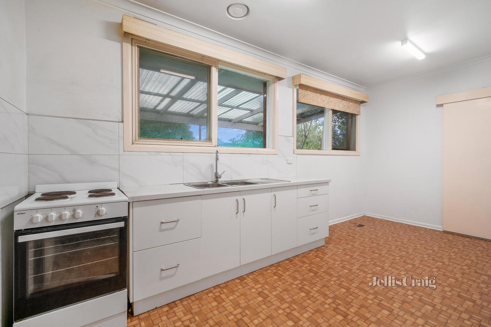 26 Lantana Street, Blackburn North image 3