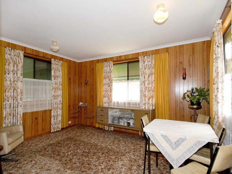 26 Laura Avenue, Belmont image 3