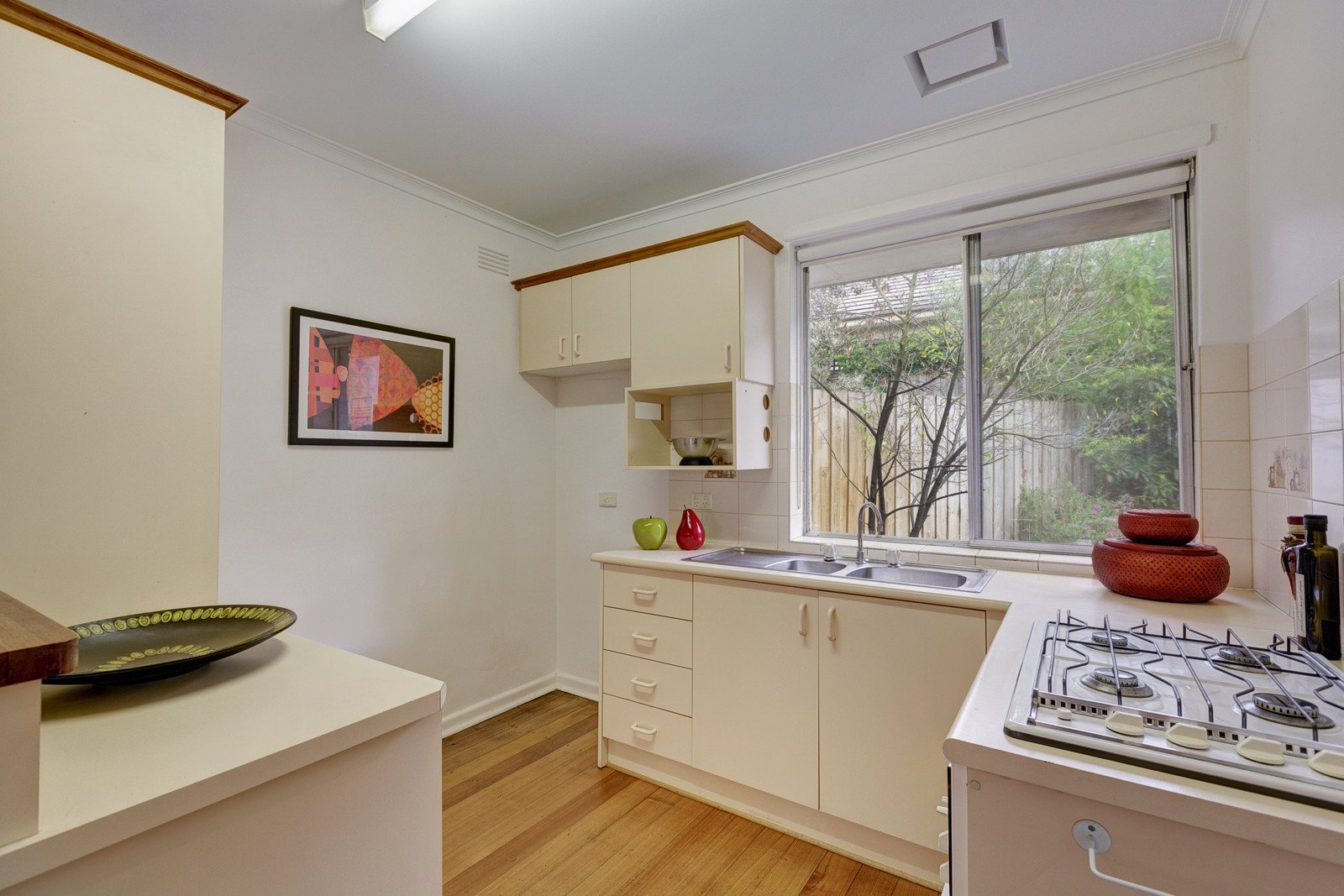 26 Leopold Crescent, Mont Albert image 3