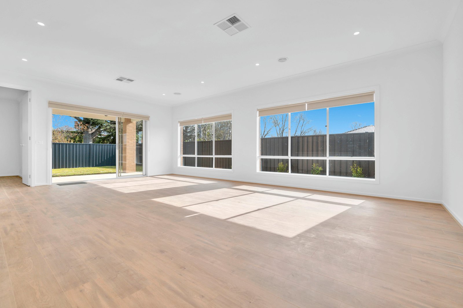 Property Gallery Thumbnail 3