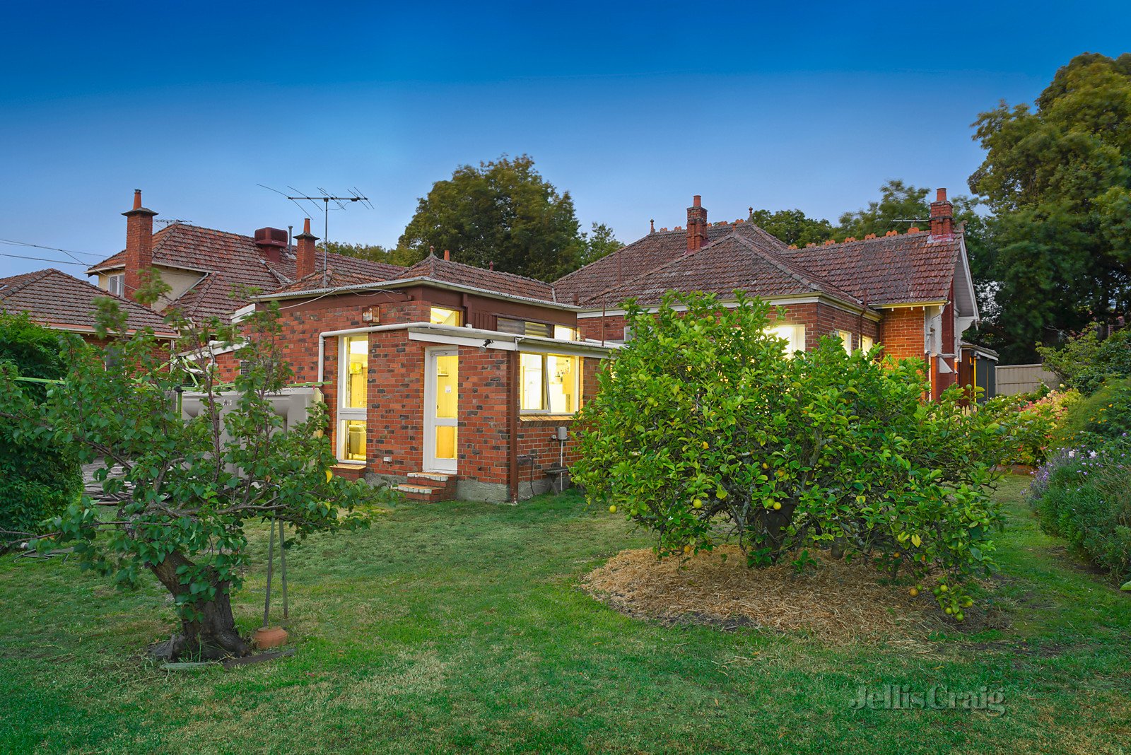 26 Linda Crescent, Hawthorn image 7