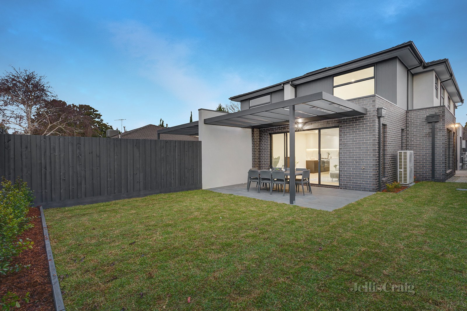 26 Macgowan Avenue, Glen Huntly image 14