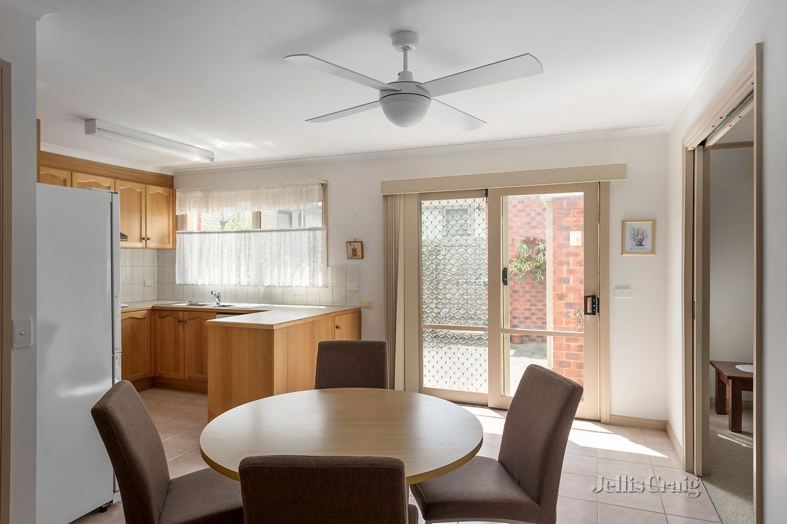 2/6 Maggs Street, Doncaster East image 3