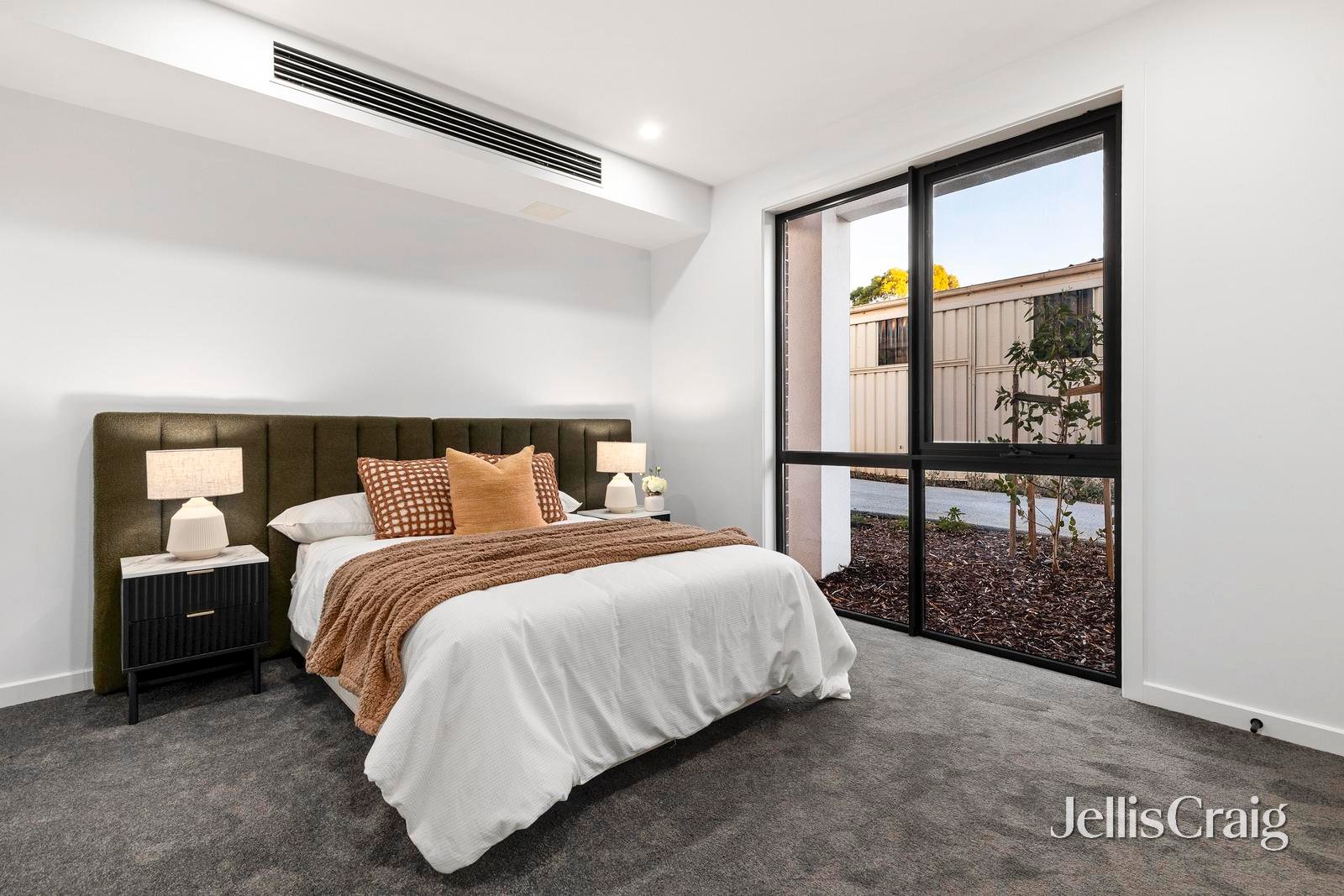 2/6 Maidstone Street, Ringwood image 8