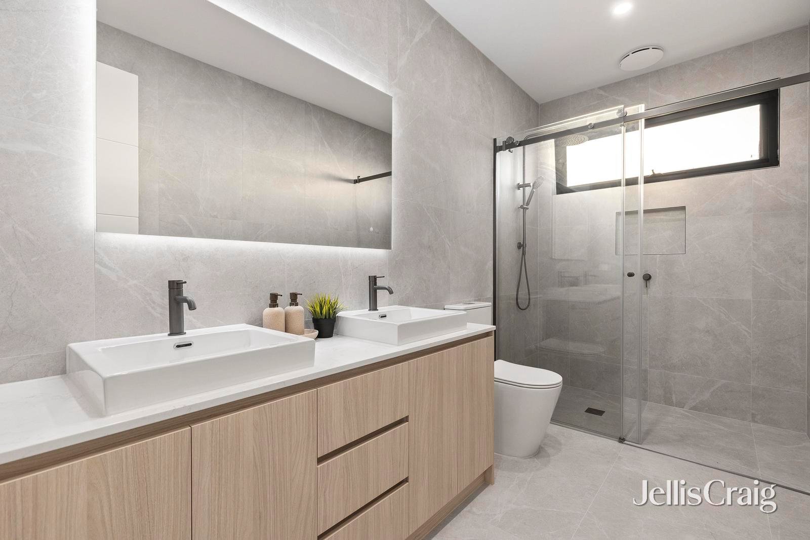 2/6 Maidstone Street, Ringwood image 9