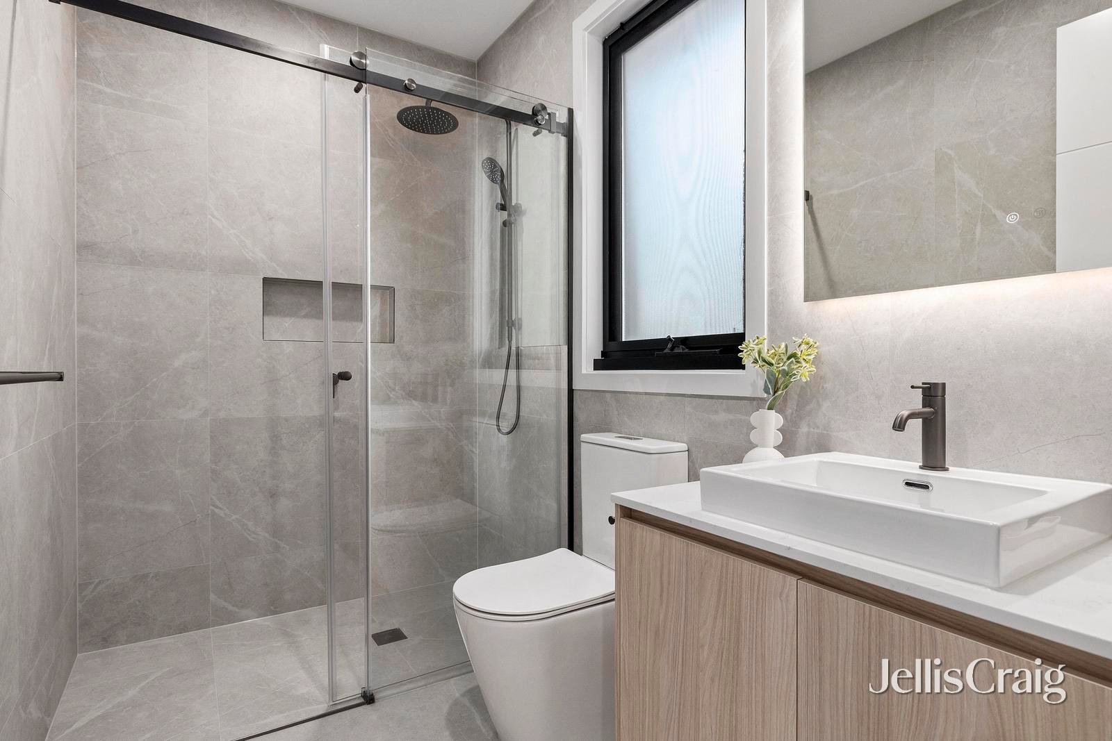 2/6 Maidstone Street, Ringwood image 11