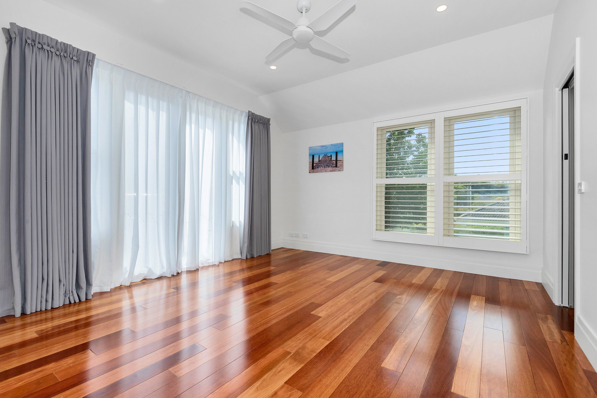 Property Gallery Thumbnail 5
