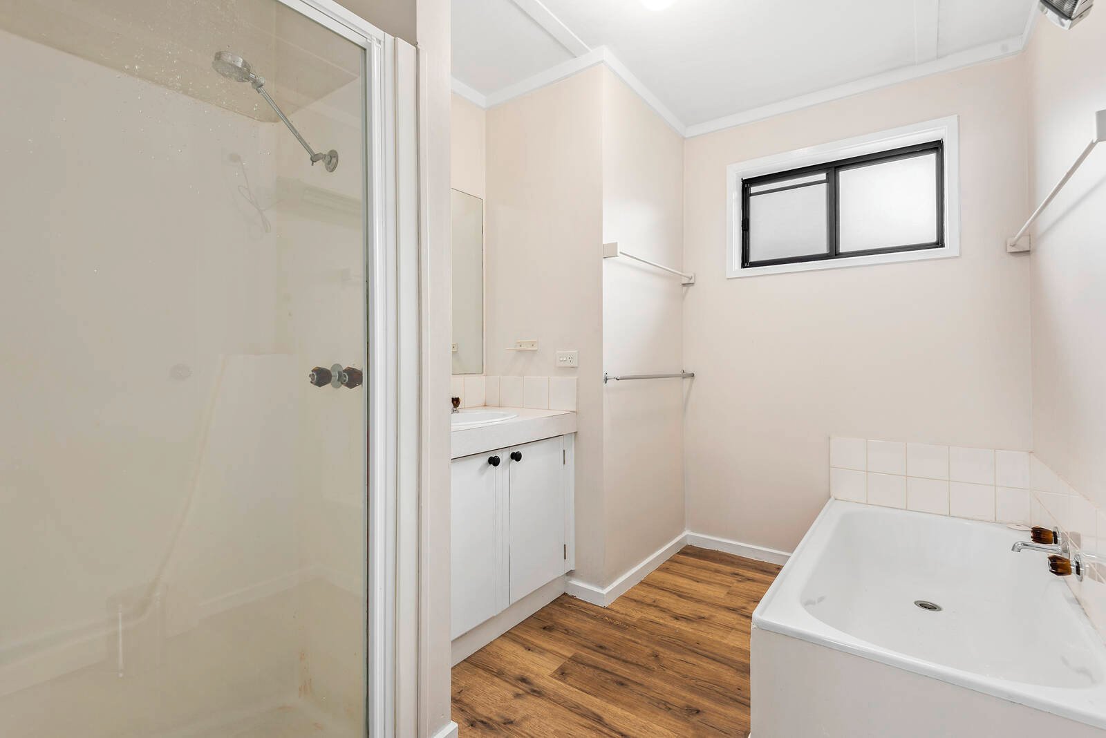 Property Gallery Thumbnail 6