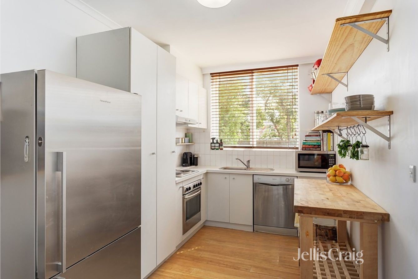 2/6 McKay Street, Coburg image 2