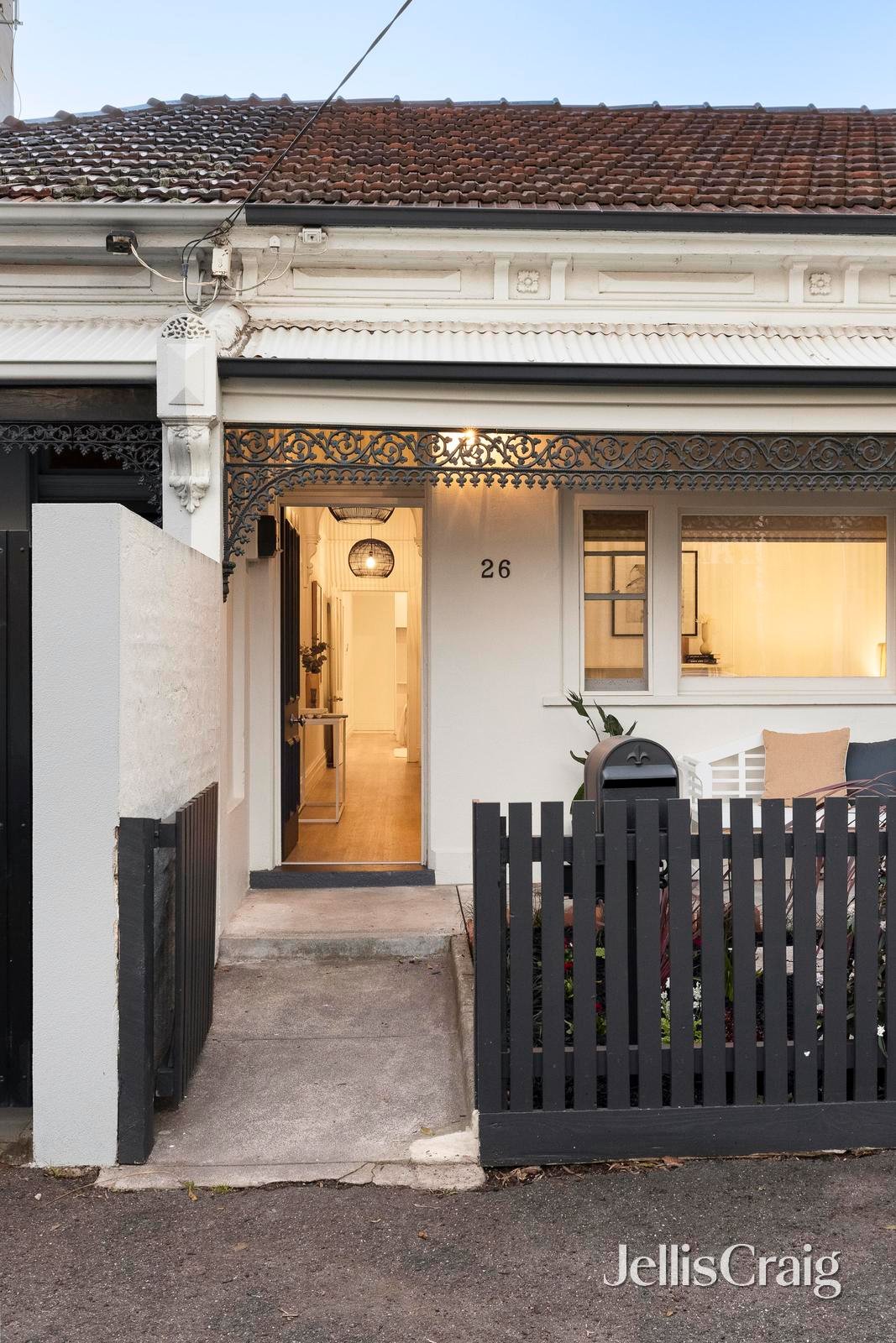 26 Mills Street, Albert Park image 2