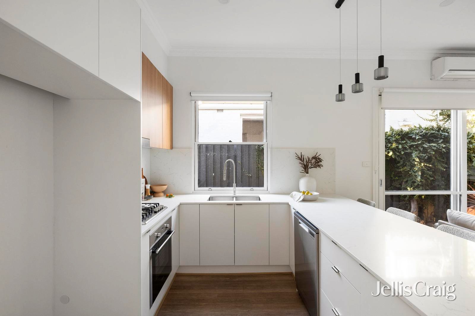 26 Mills Street, Albert Park image 6