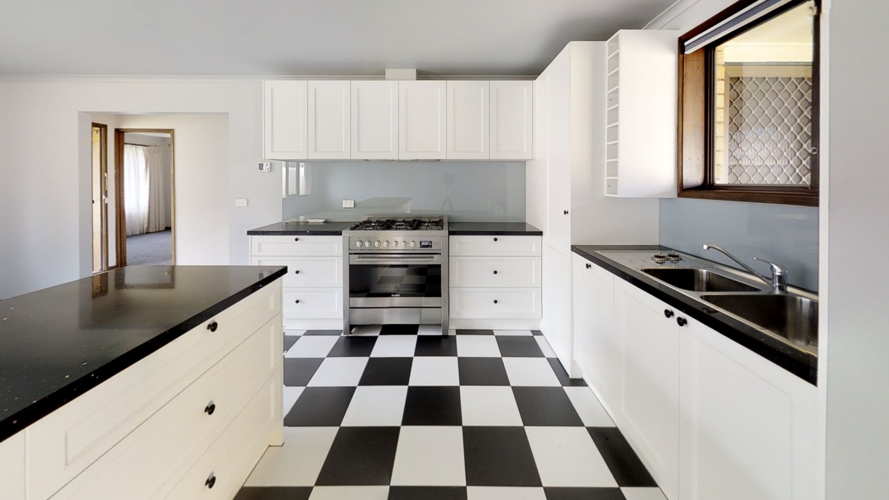 Property Gallery Thumbnail 2