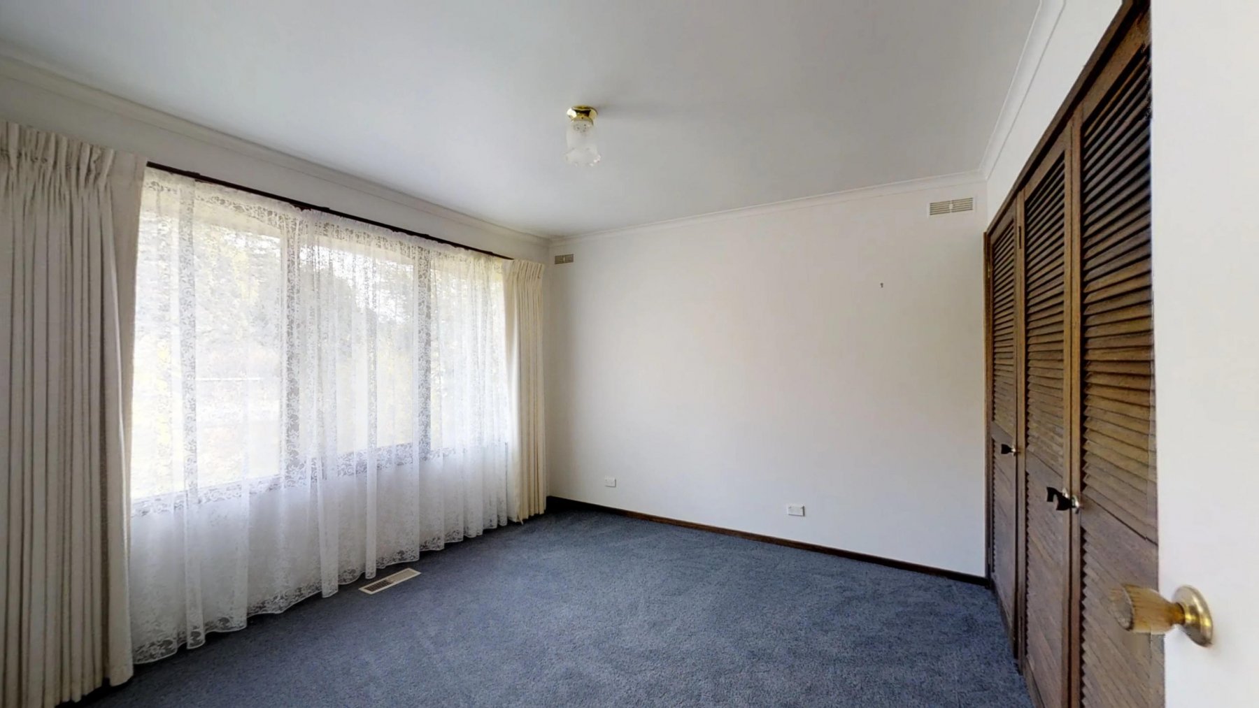 Property Gallery Thumbnail 7