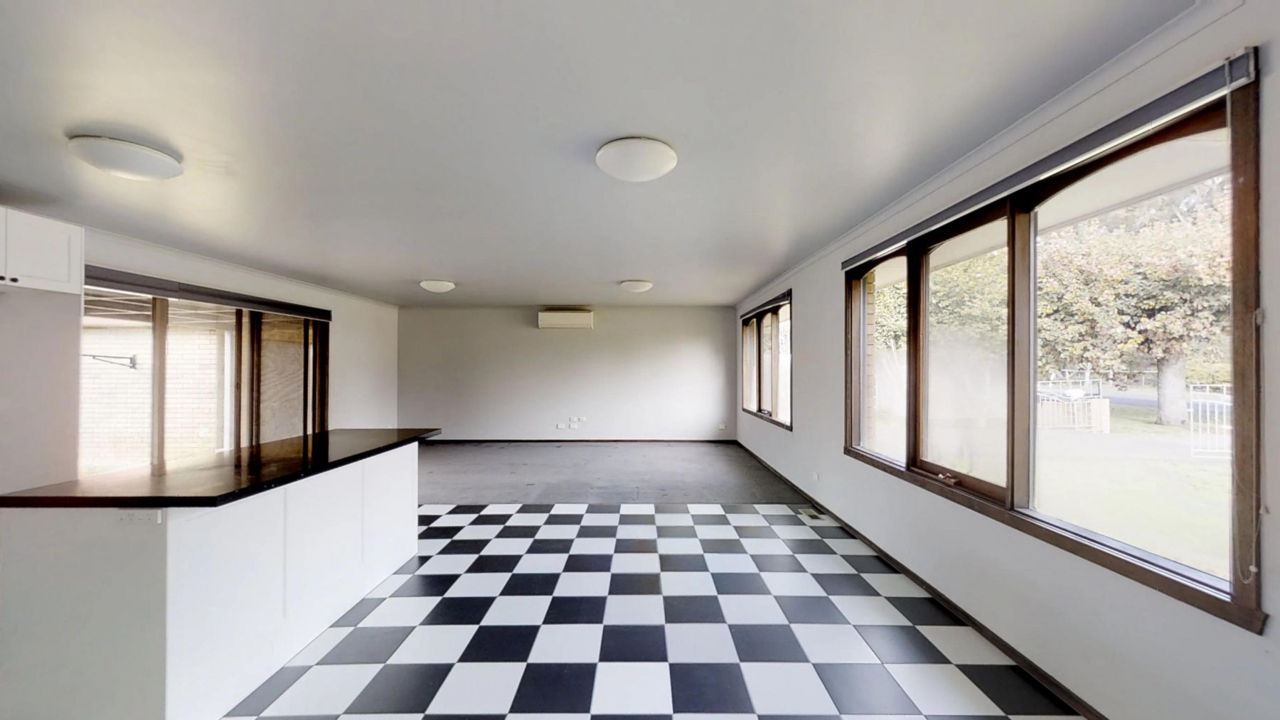 Property Gallery Thumbnail 6