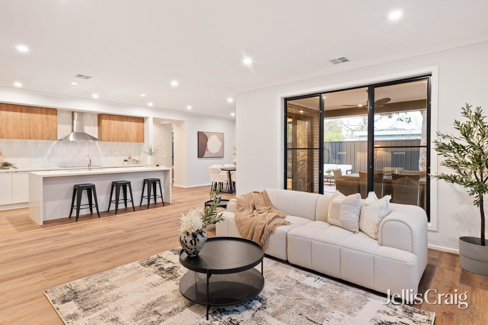 26 Nicholson Street, Ringwood East image 4