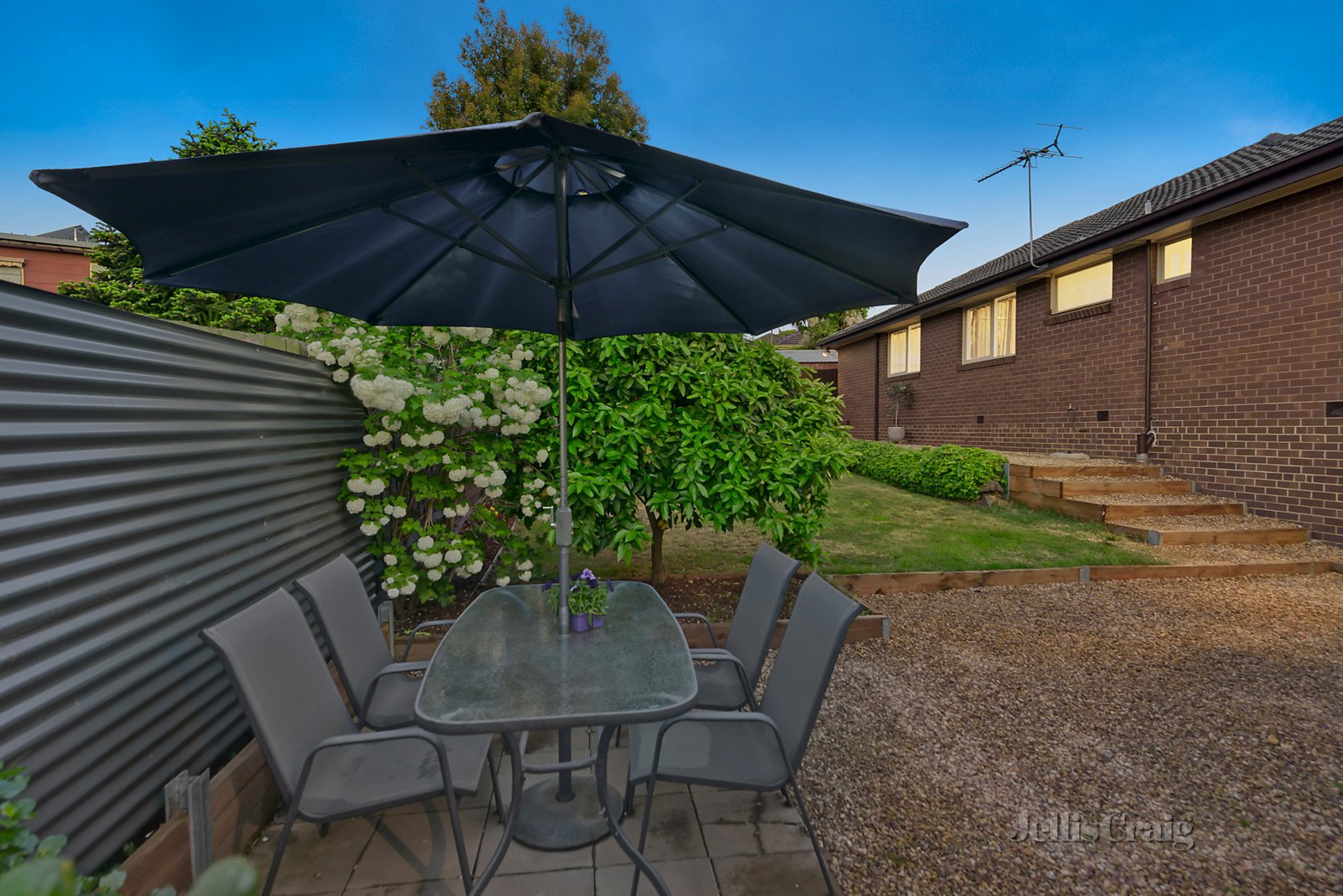 26 O'Brien Crescent, Blackburn South image 9