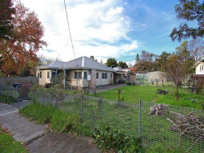 26 Old Lilydale Road, Ringwood East image 3