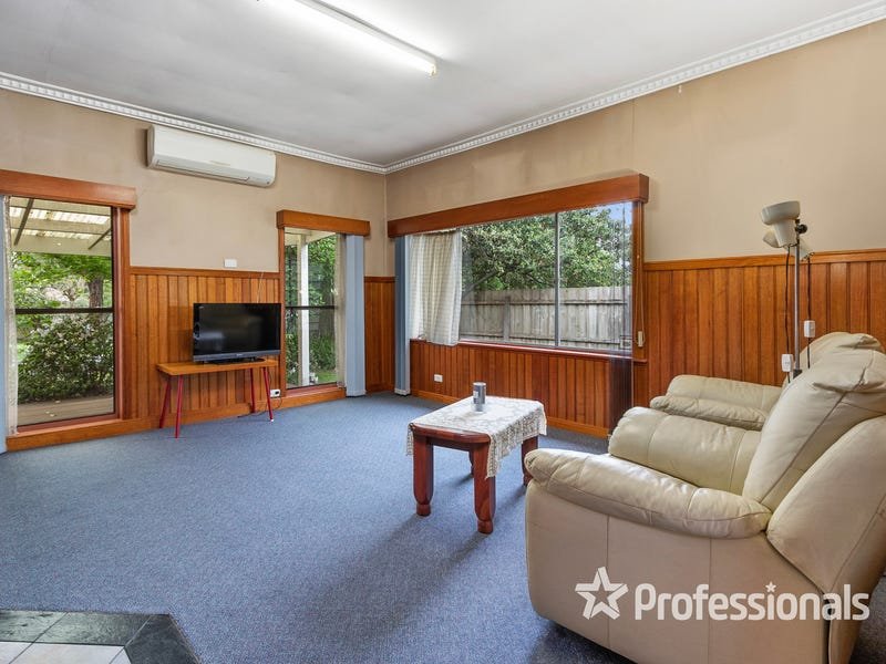 26 Parrs Road, Croydon image 3