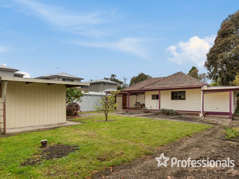 26 Parrs Road, Croydon image 11