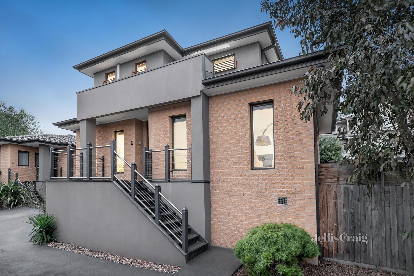 2/6 Prince Edward Avenue, Mitcham image 1