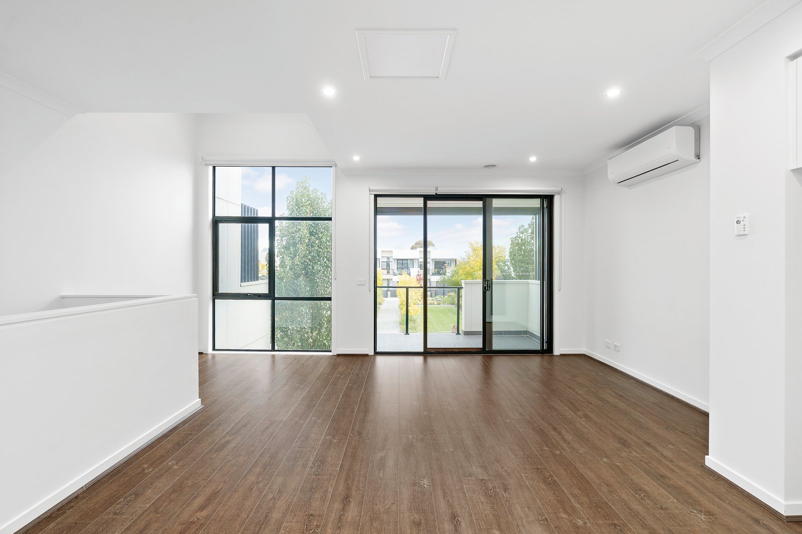 Property Gallery Thumbnail 3