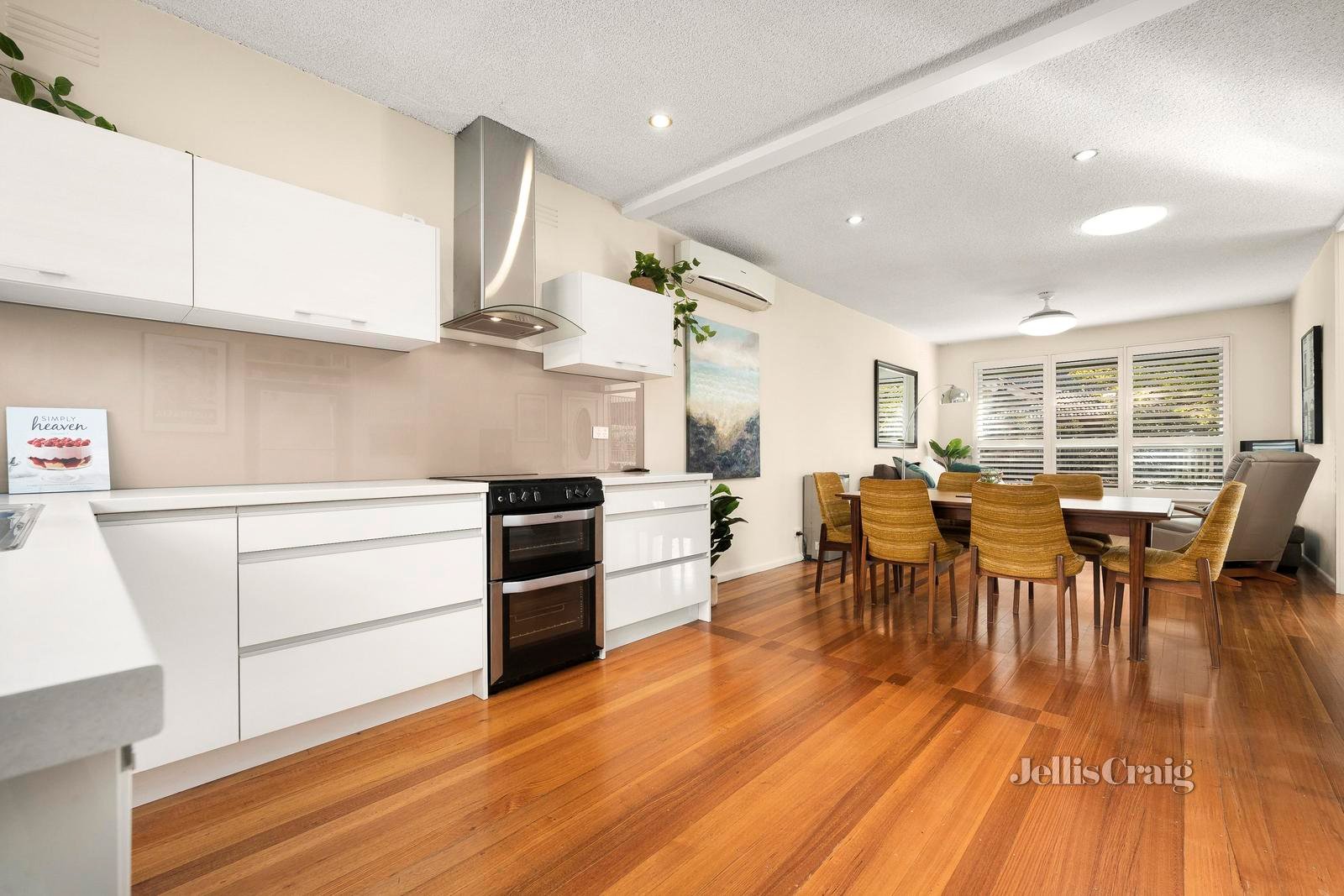 2/6 Riverview Road, Essendon image 4
