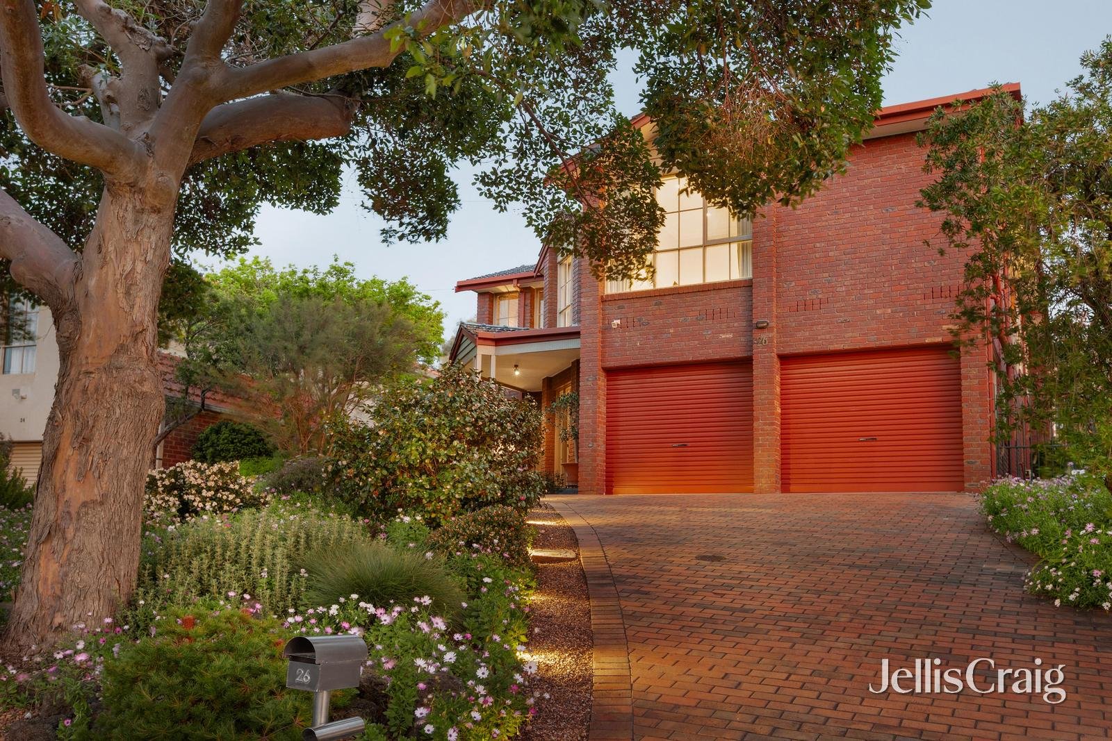 26 Robinson Grove, Bulleen image 1