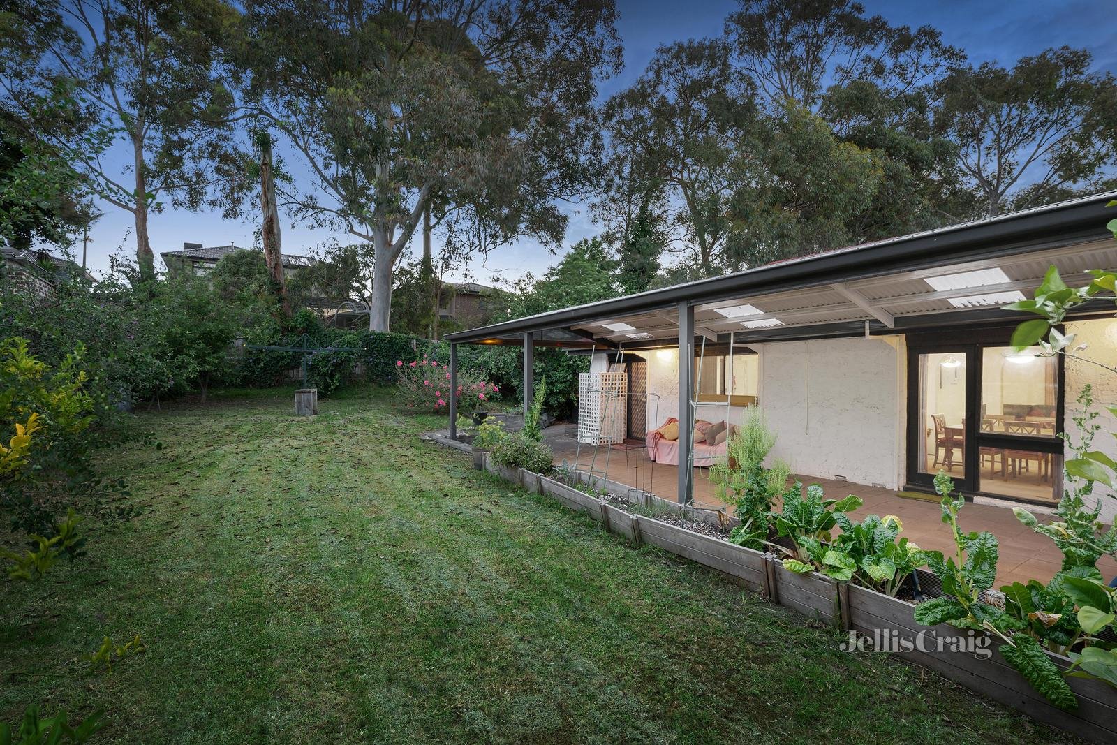 26 Roland Street, Mount Waverley image 12