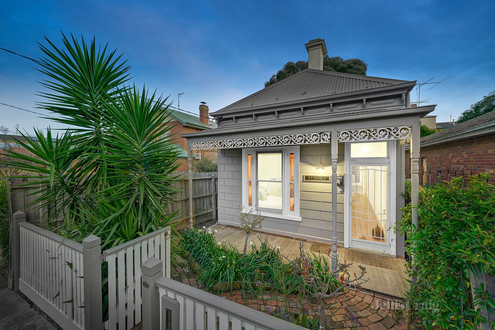 26 Roseberry Street, Hawthorn East image 1