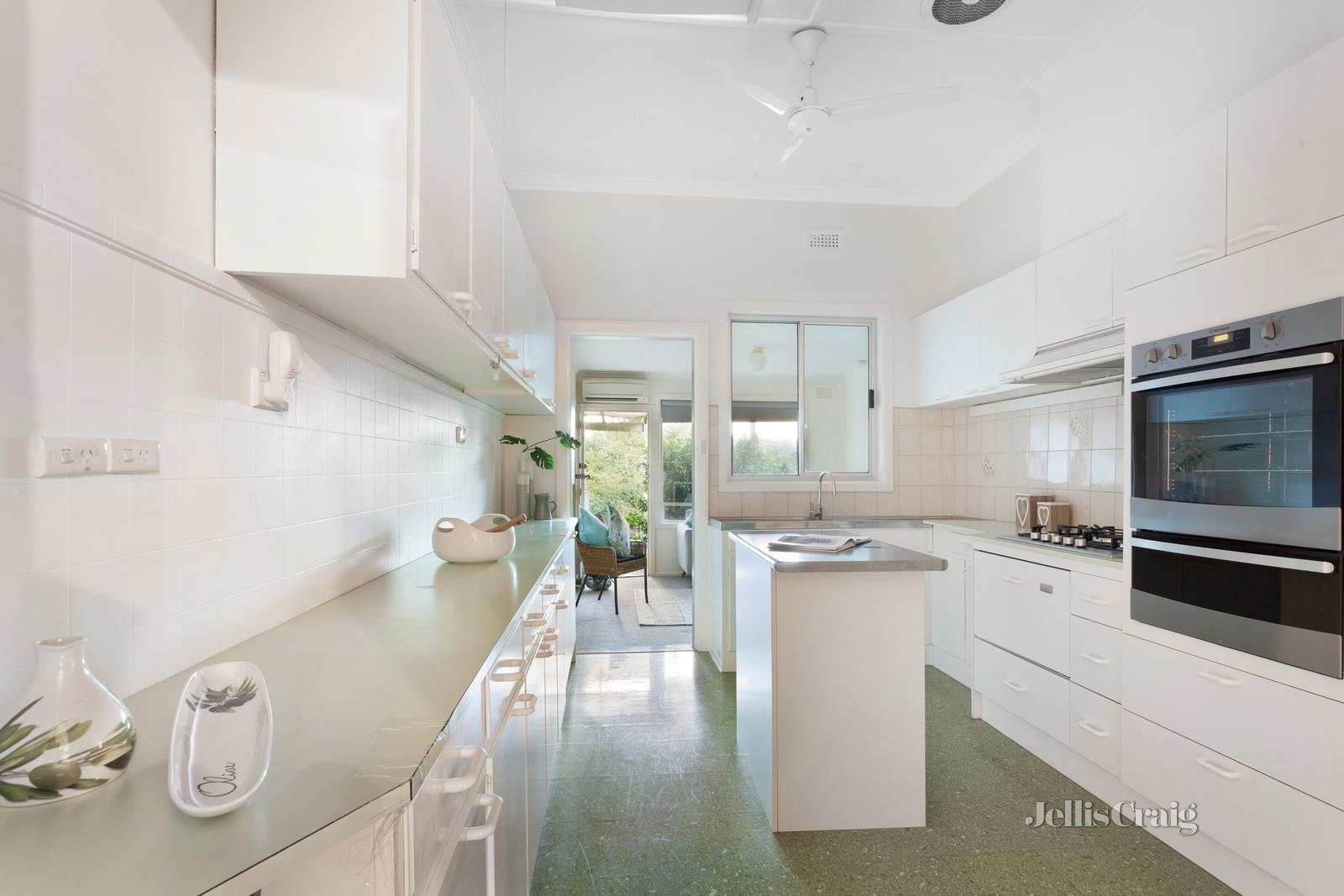 26 Ross Street, Surrey Hills image 8