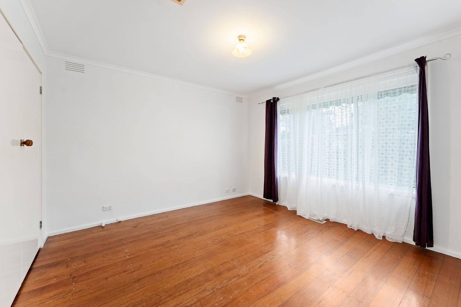 26 Russell Avenue, Mooroolbark image 4