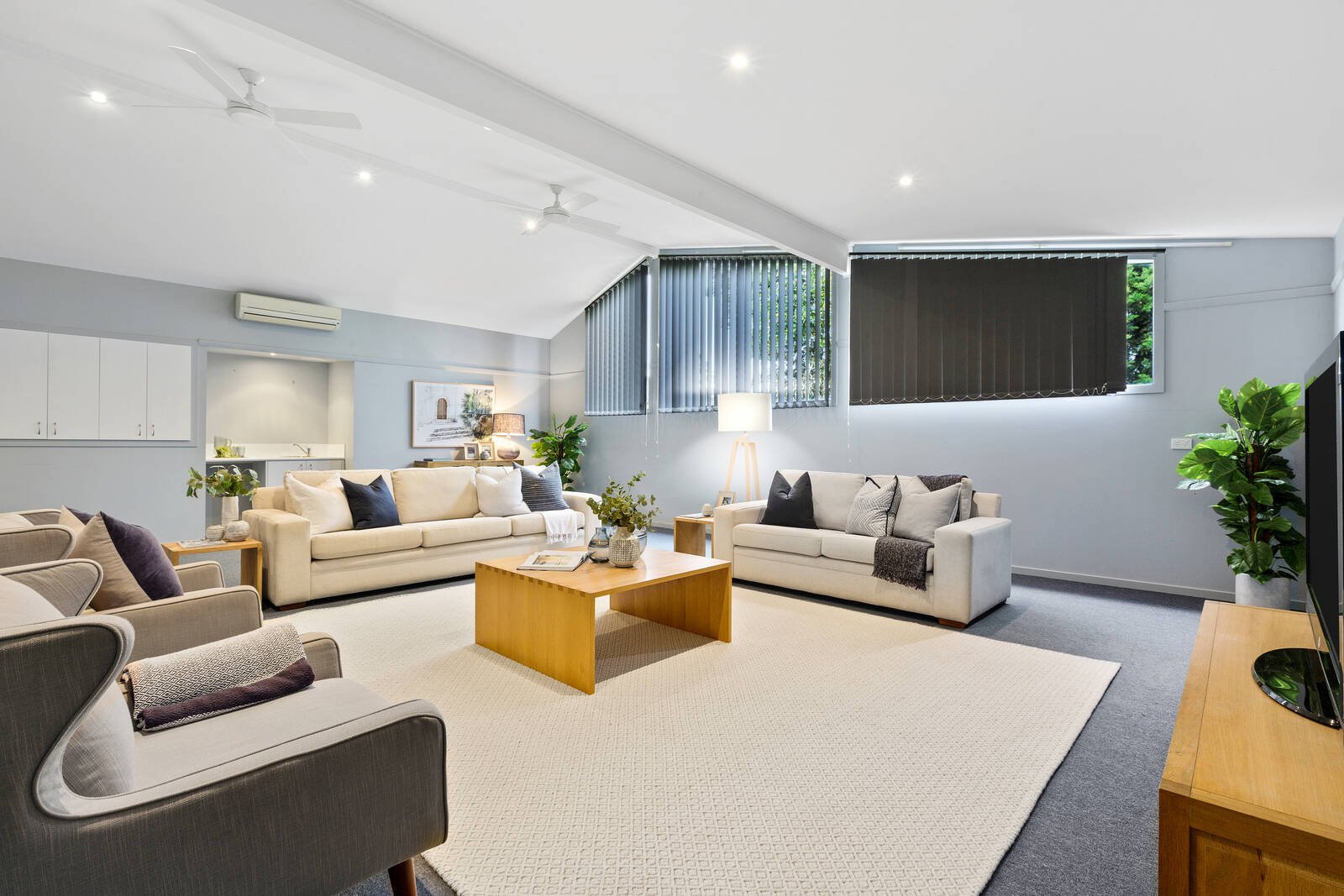Property Gallery Thumbnail 6