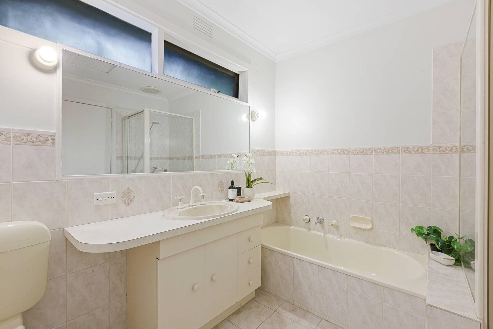Property Gallery Thumbnail 8