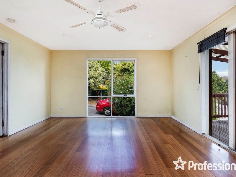 26 Savanna Drive, Mooroolbark image 4