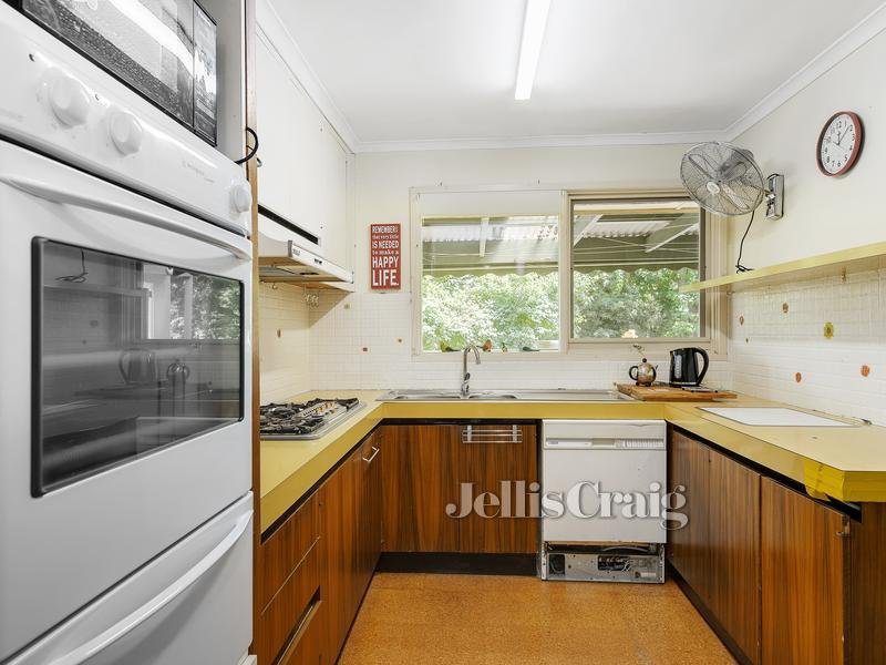 26 Shakespeare Avenue, Mooroolbark image 4