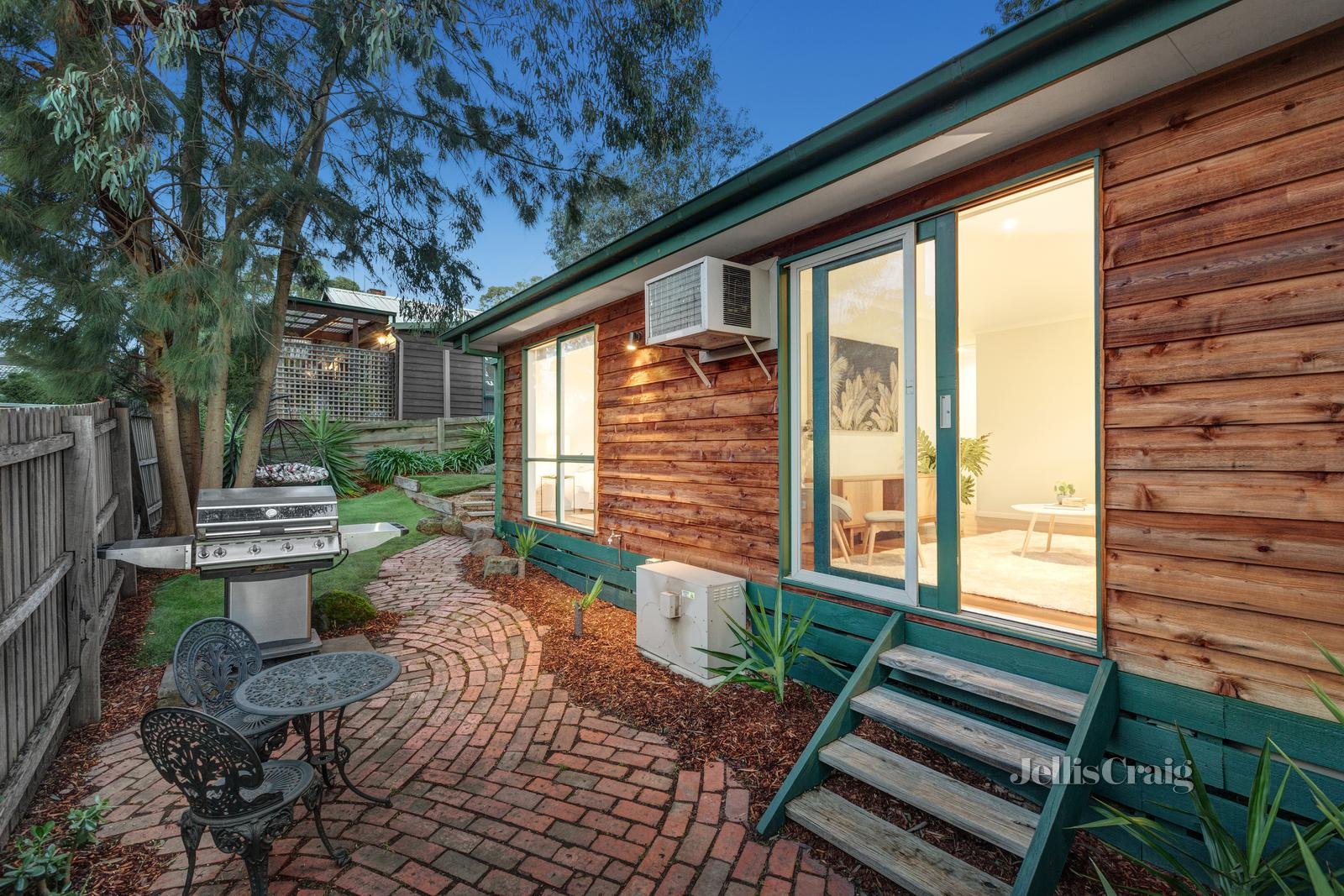26 Sheffield Street, Eltham image 9