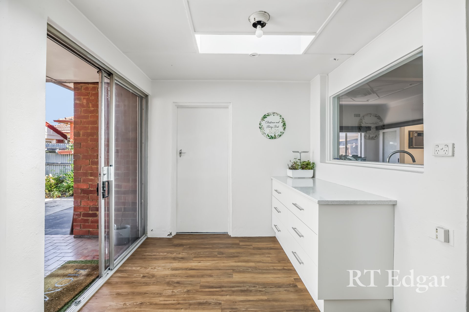 Property Gallery Thumbnail 7