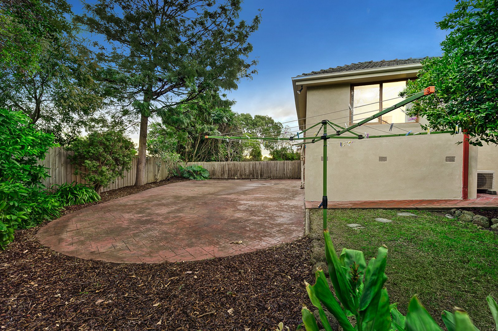 26 Simpson Drive, Mount Waverley image 10