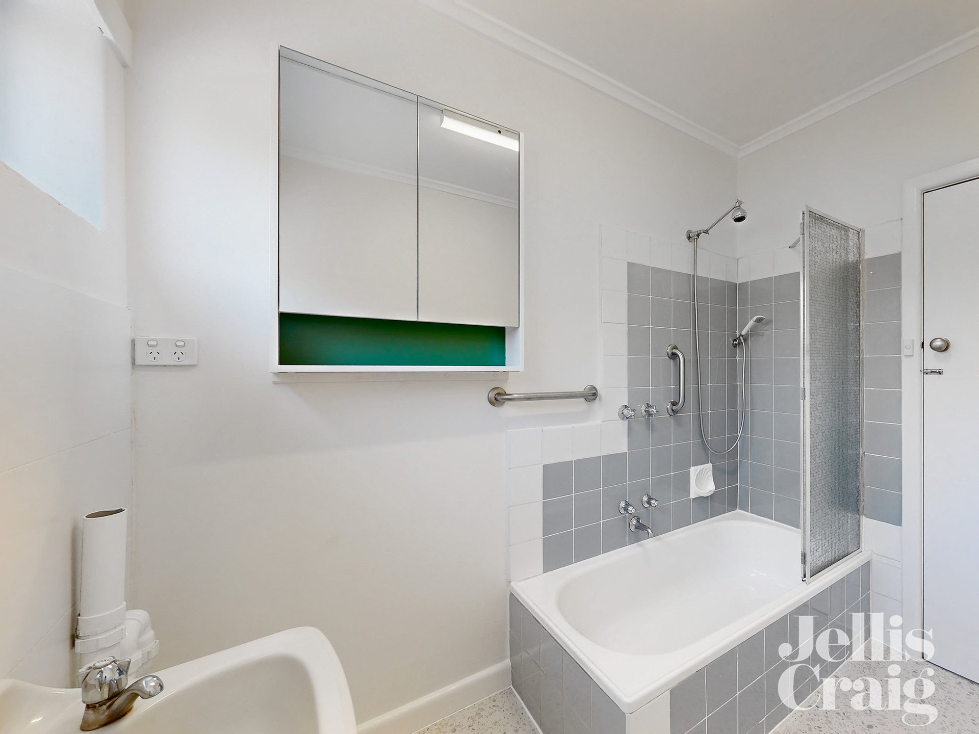 2/6 Smith Street, Moonee Ponds image 4