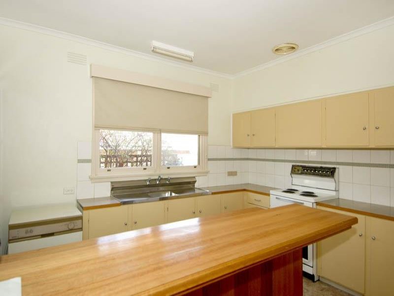26 Stinton Avenue, Newtown image 3