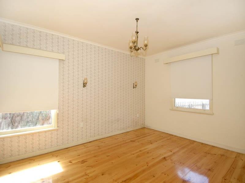 26 Stinton Avenue, Newtown image 4