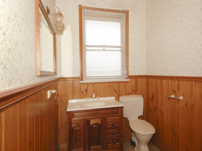 26 Stinton Avenue, Newtown image 5