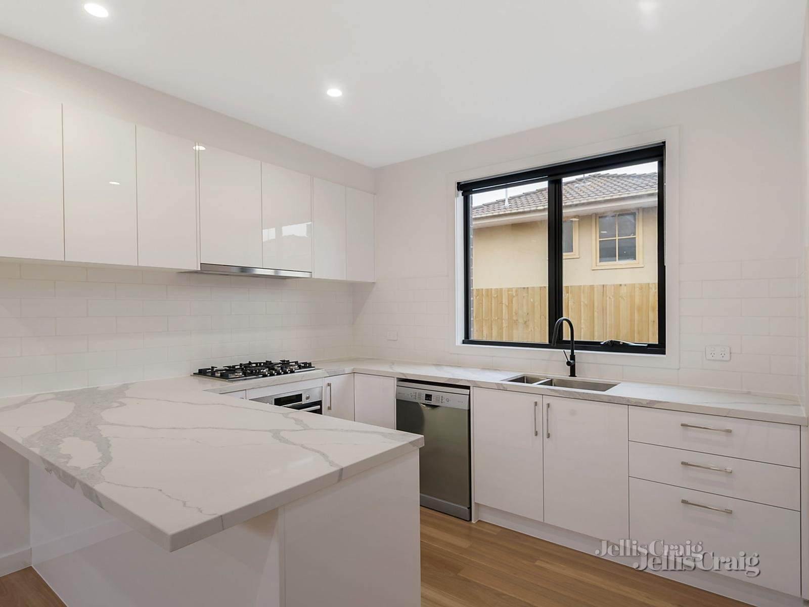 2/6 Sunhill Road, Templestowe Lower image 2