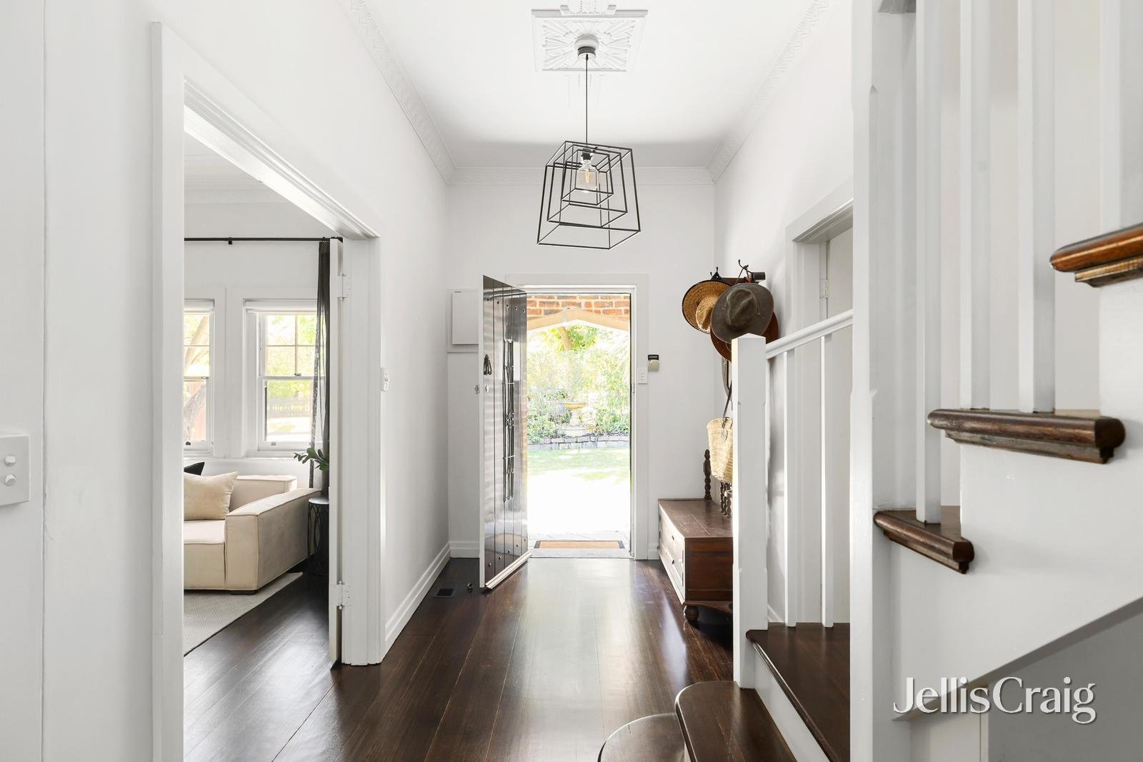 26 Swinburne Avenue, Hawthorn image 3