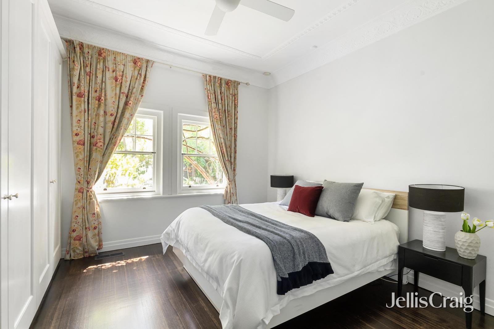 26 Swinburne Avenue, Hawthorn image 5