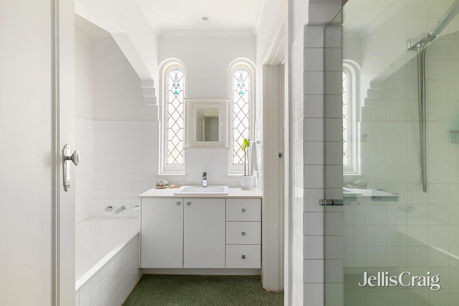 26 Swinburne Avenue, Hawthorn image 6