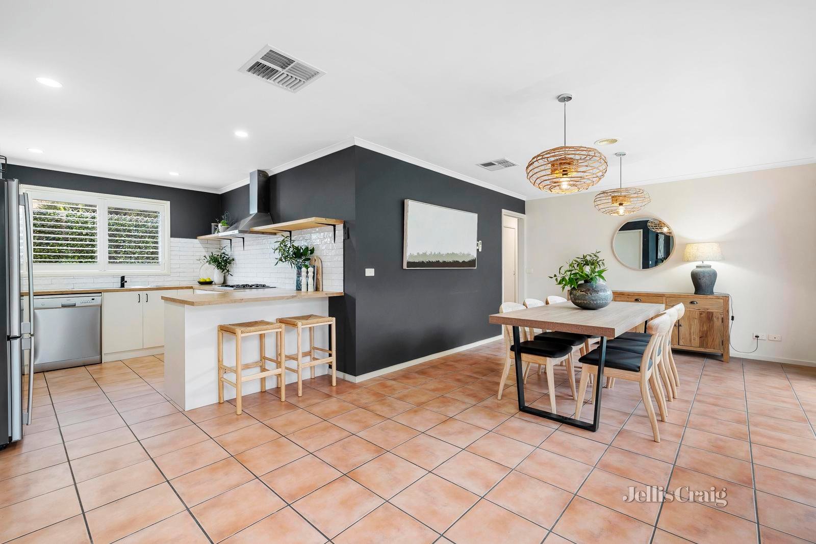 26 Tintagel Way, Mornington image 2