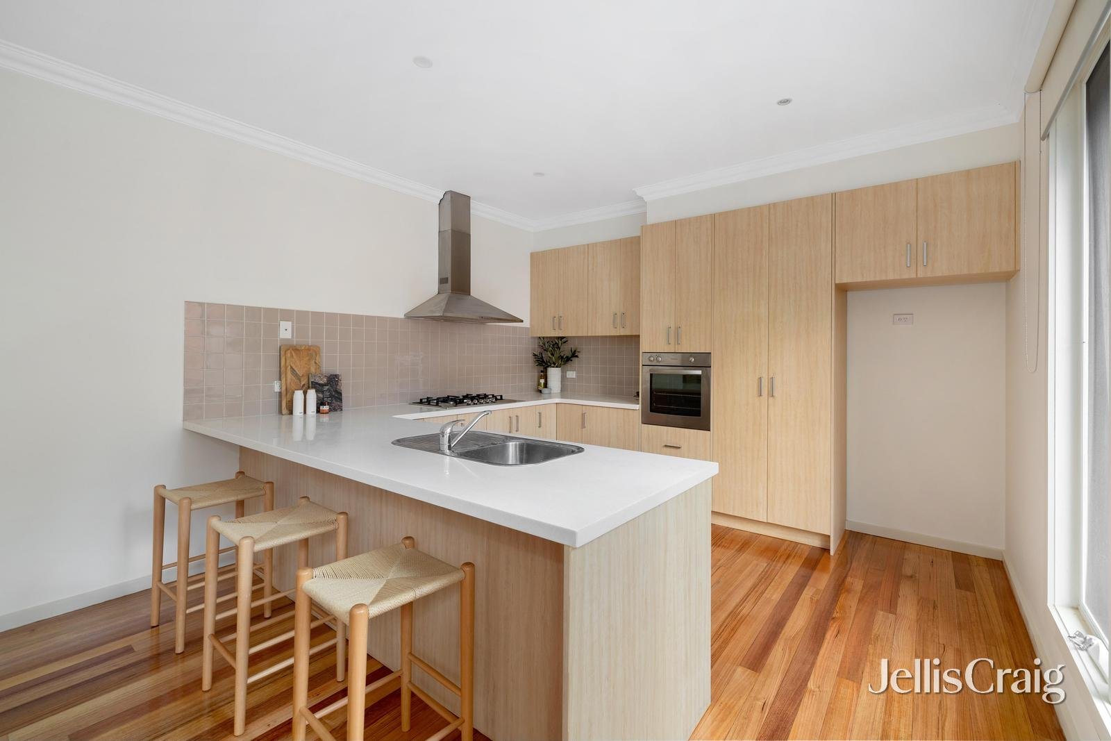 2/6 Walsh Street, Eltham image 5