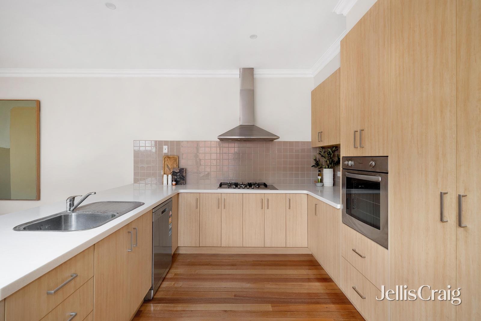 2/6 Walsh Street, Eltham image 6